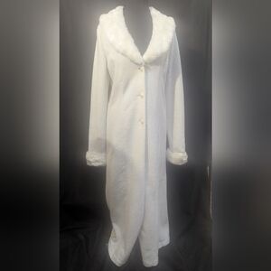 Noble U Plush White Coat Button Detail Cozy Cuffs Size L Good Condition